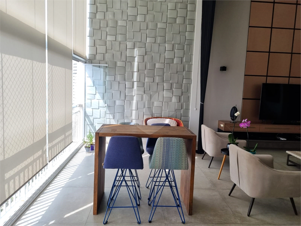 Apartamento  Morumbi - 3 suítes - 4 vagas - 238m² 