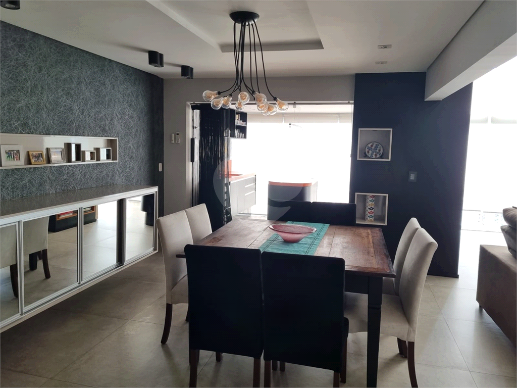 Apartamento  Morumbi - 3 suítes - 4 vagas - 238m² 