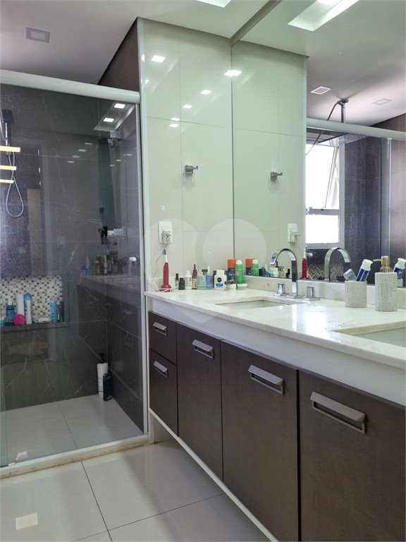 Apartamento  Morumbi - 3 suítes - 4 vagas - 238m² 