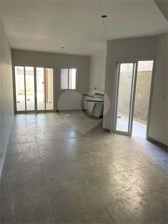 Casa à venda com 3 quartos, 131m² - Foto 2