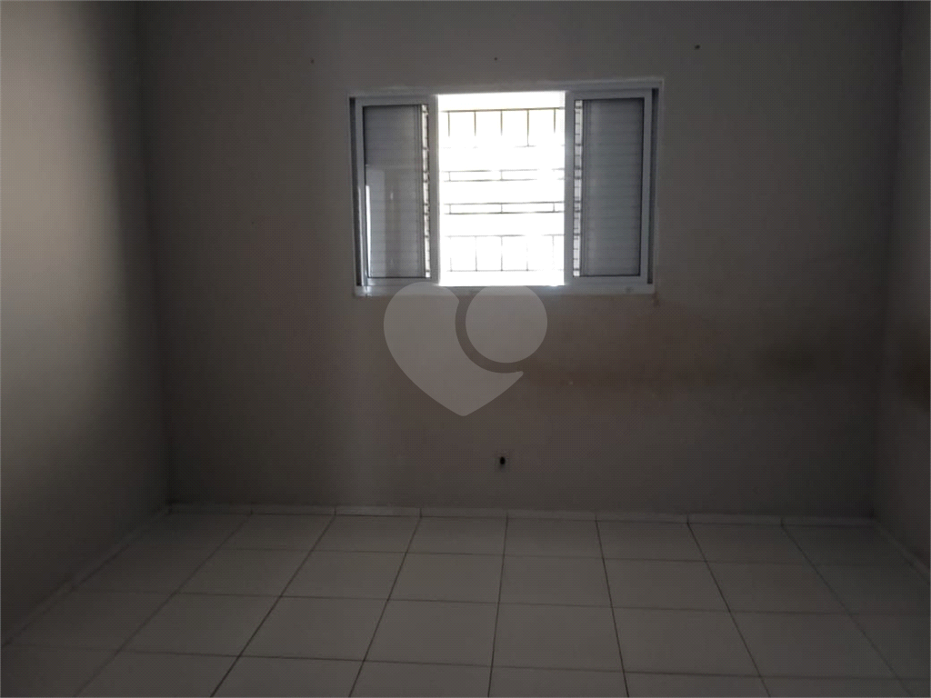 Casa à venda com 4 quartos, 200m² - Foto 4