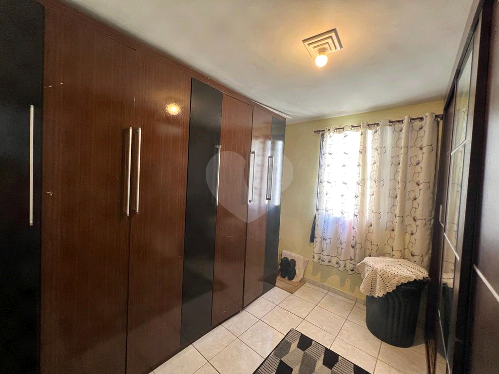 Apartamento 02 dormitórios com vaga