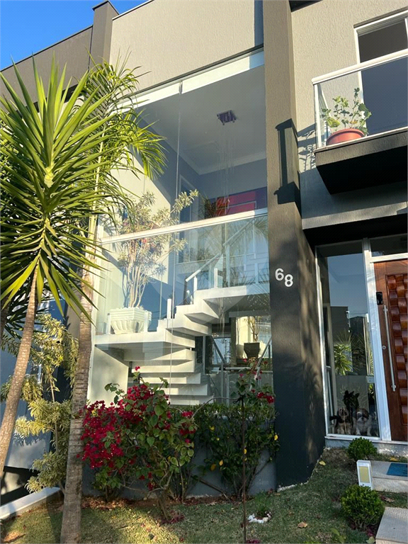 UMA MARAVILHOSA CASA COM DIVERSAS ACOMODAÇÕES!!