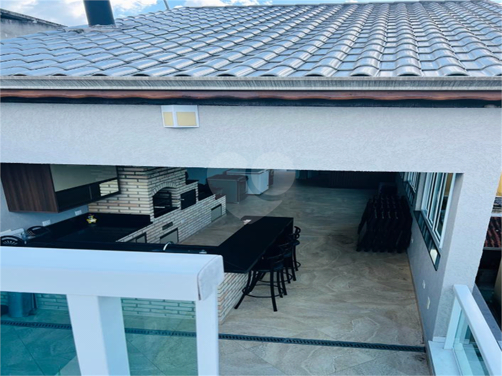 Vende uma Casa simplesmente deslumbrante em codomínio em Barueri 