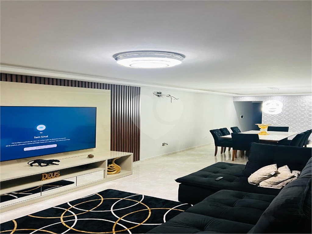 Vende uma Casa simplesmente deslumbrante em codomínio em Barueri 