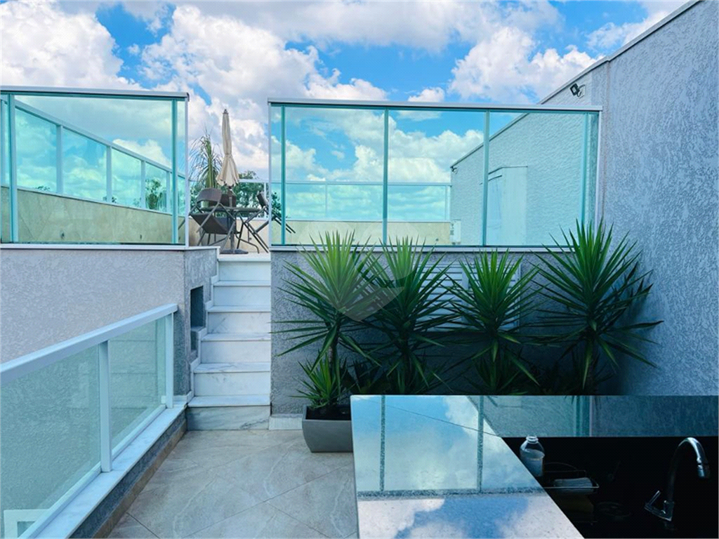 Vende uma Casa simplesmente deslumbrante em codomínio em Barueri 