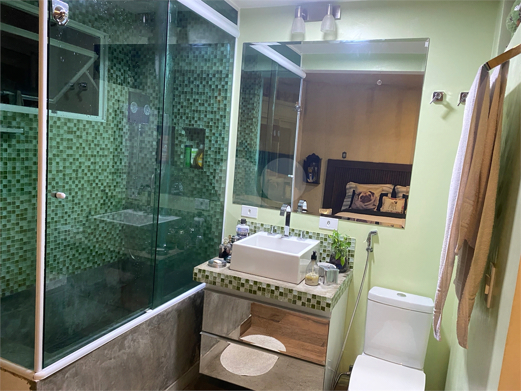 APARTAMENTO em CENTRO