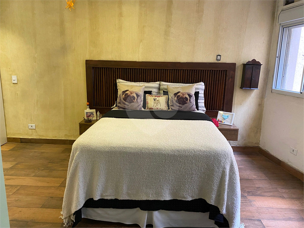 APARTAMENTO em CENTRO