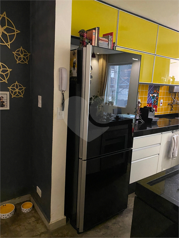APARTAMENTO em CENTRO
