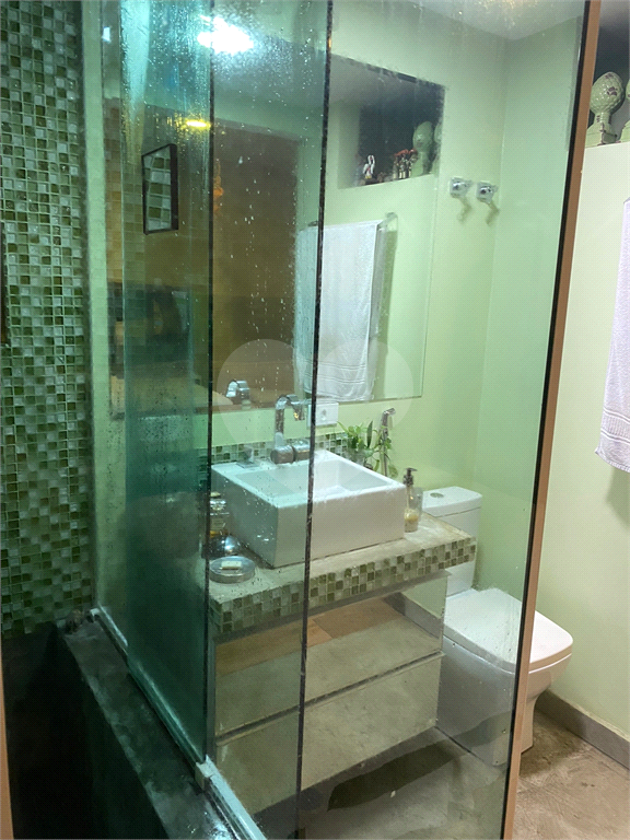 APARTAMENTO em CENTRO