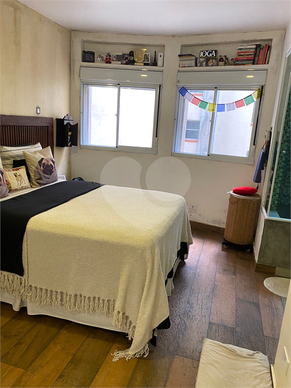 APARTAMENTO em CENTRO