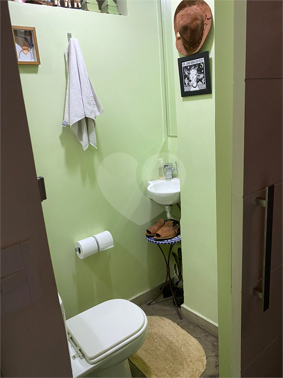 APARTAMENTO em CENTRO