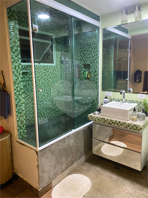 APARTAMENTO em CENTRO