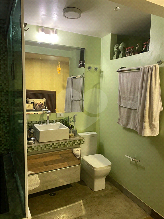 APARTAMENTO em CENTRO