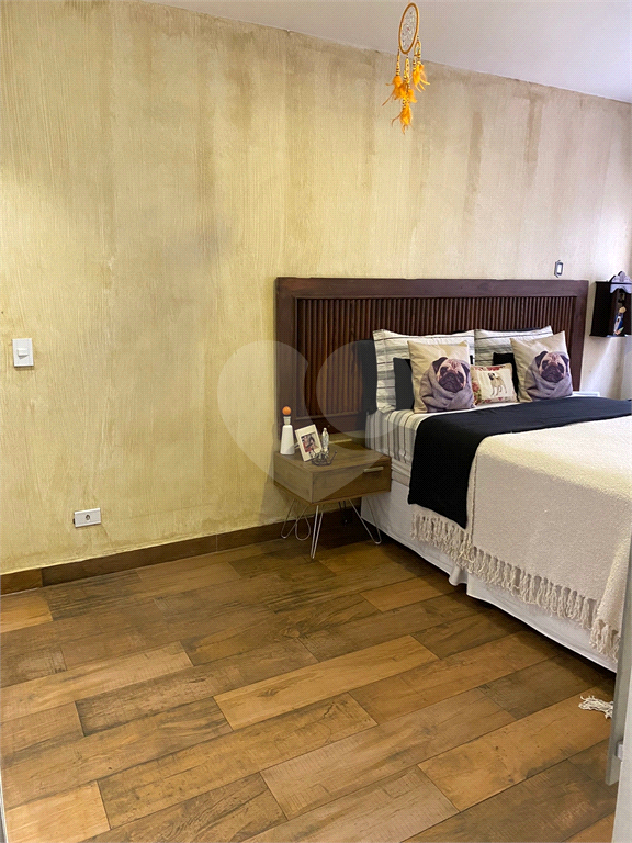APARTAMENTO em CENTRO