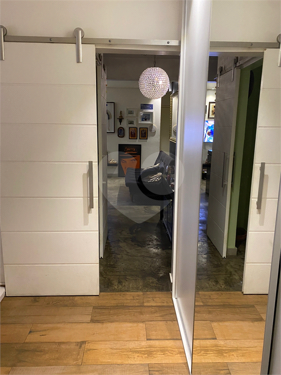 APARTAMENTO em CENTRO