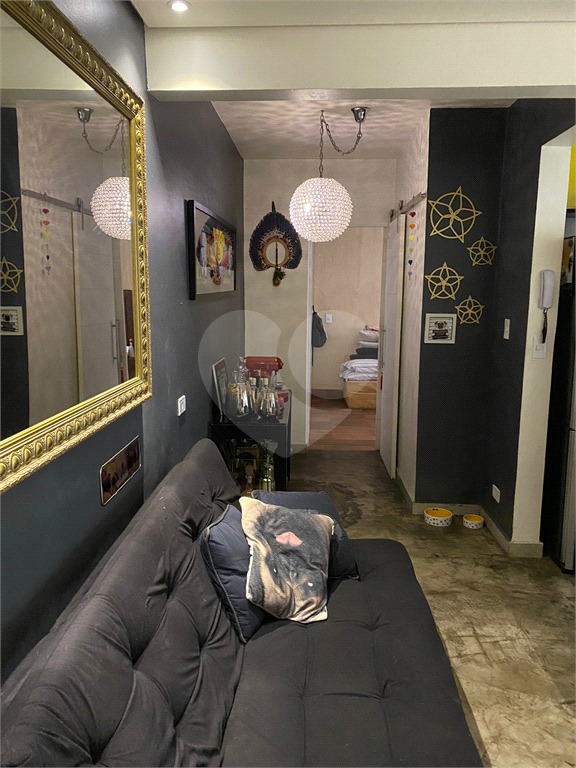 APARTAMENTO em CENTRO
