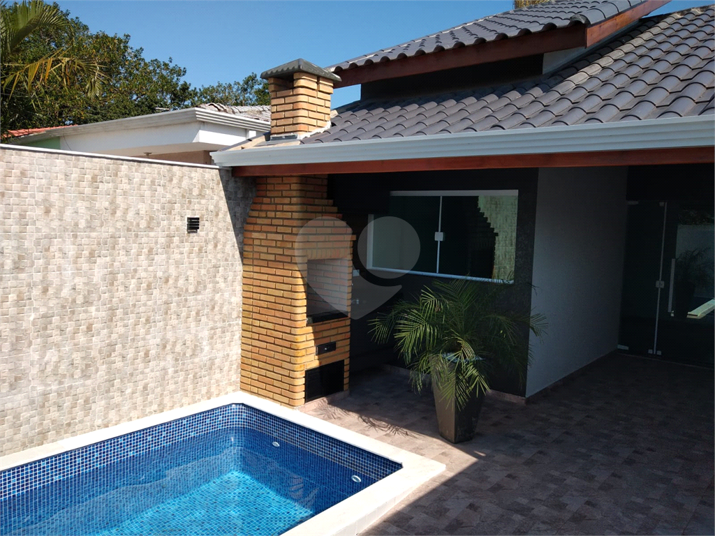 Casa - Peruíbe - 2 dormitórios - 1 suíte - 2 banheiros - 2 vagas - 1 sala - venda