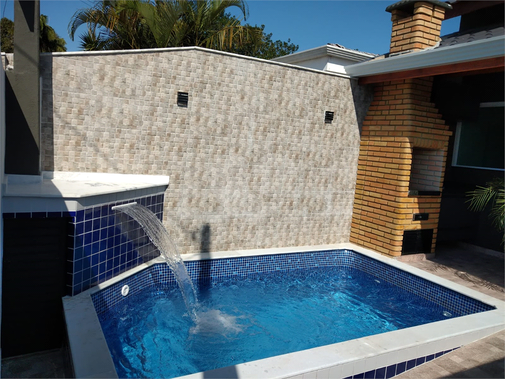 Casa - Peruíbe - 2 dormitórios - 1 suíte - 2 banheiros - 2 vagas - 1 sala - venda