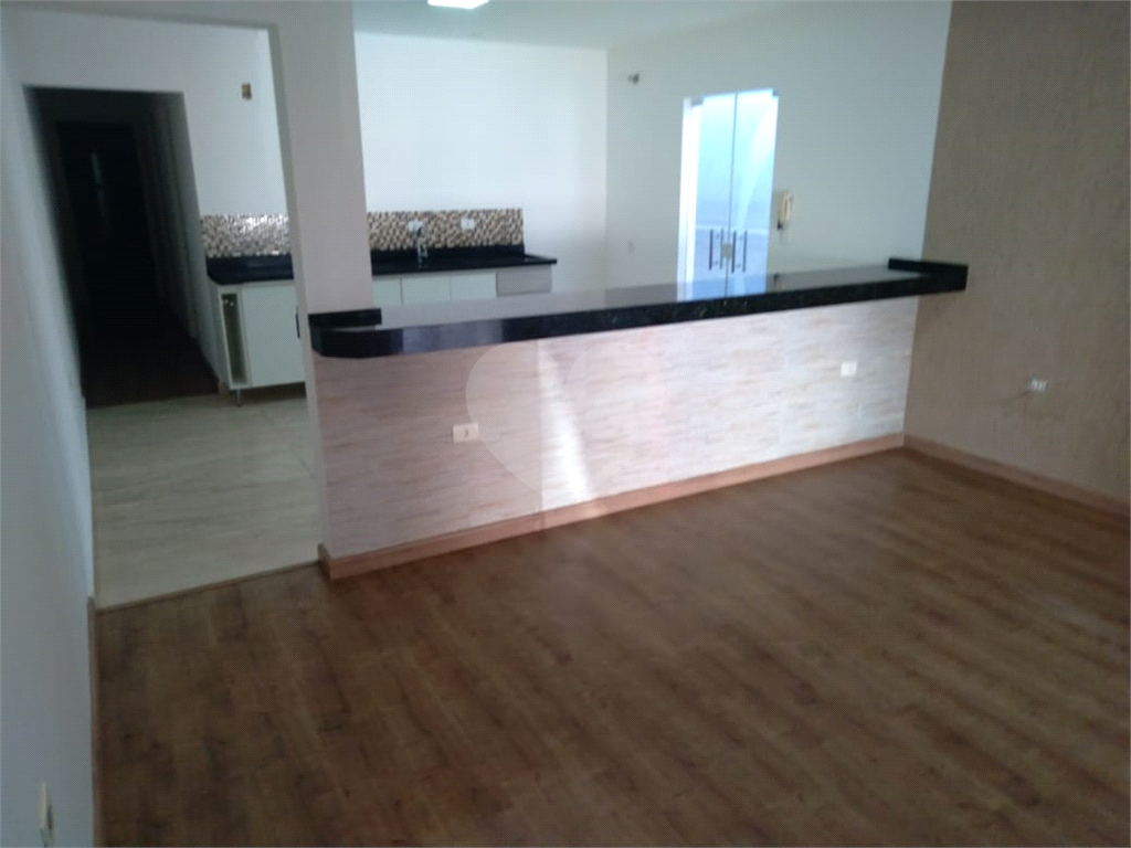Casa à venda com 2 quartos, 100m² - Foto 1