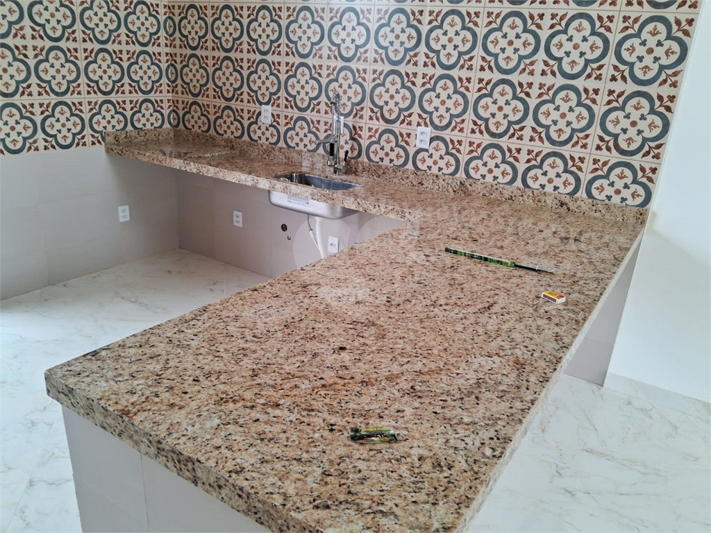 Casa à venda com 3 quartos, 150m² - Foto 11
