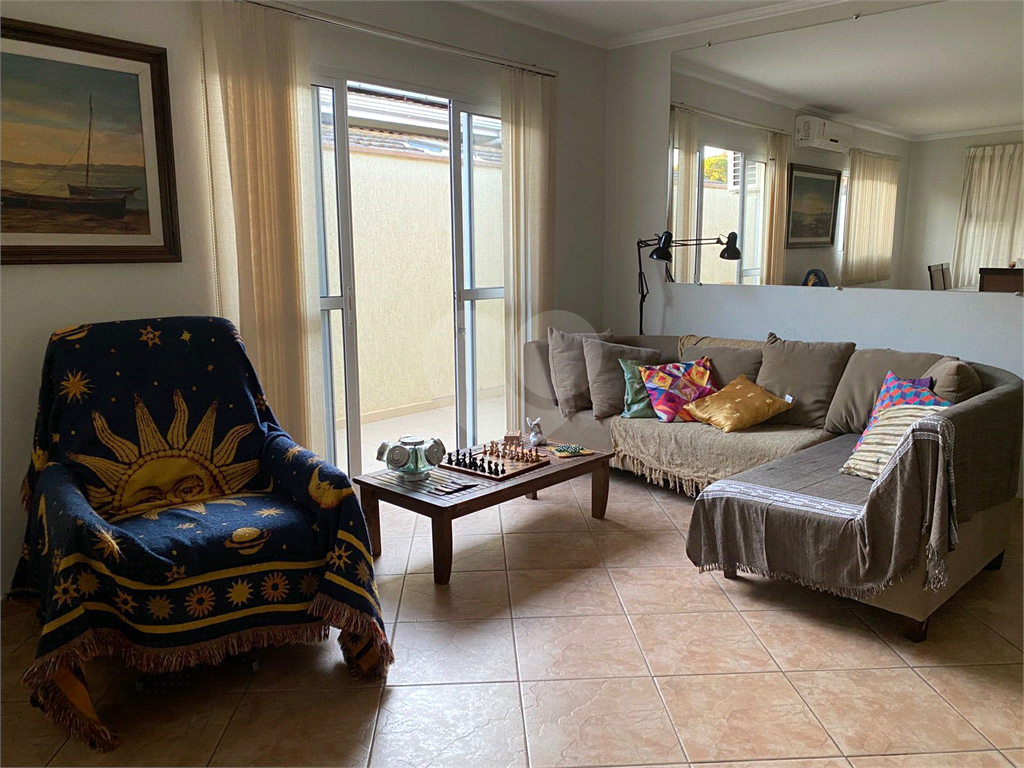 Casa de Condomínio à venda com 3 quartos, 231m² - Foto 15