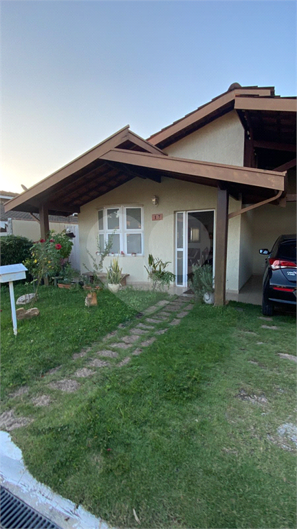 Casa de Condomínio à venda com 3 quartos, 231m² - Foto 1