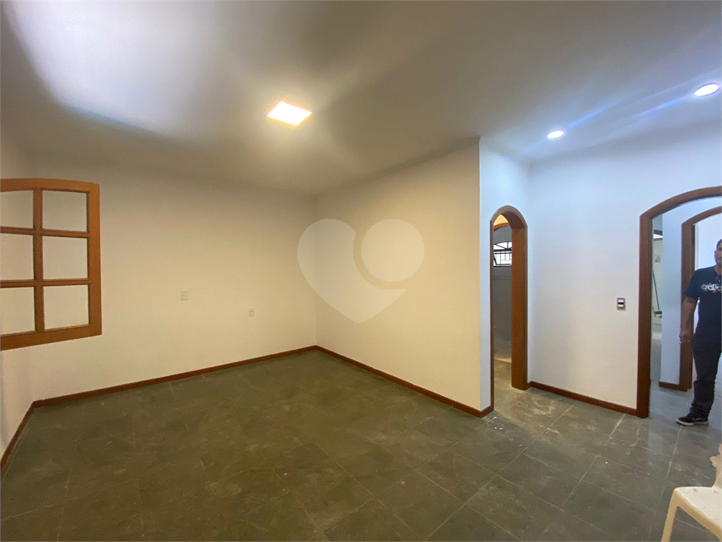 Casa à venda com 4 quartos, 360m² - Foto 9