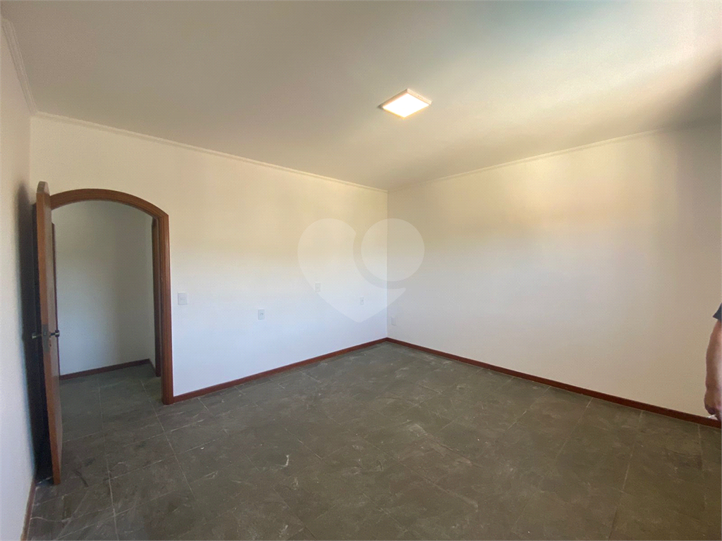 Casa à venda com 4 quartos, 360m² - Foto 31