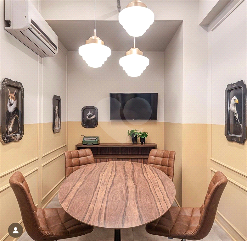 Sala comercial com 402m para locação e venda (Andar inteiro + 10 vagas)