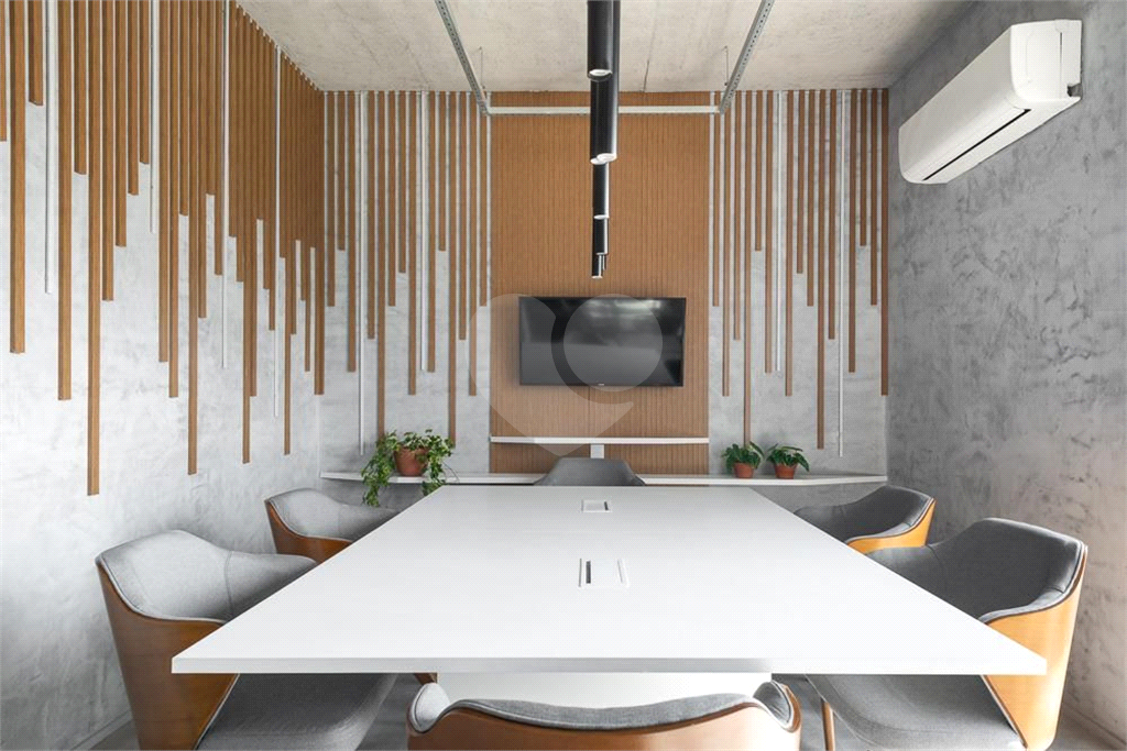 Sala comercial com 402m para locação e venda (Andar inteiro + 10 vagas)