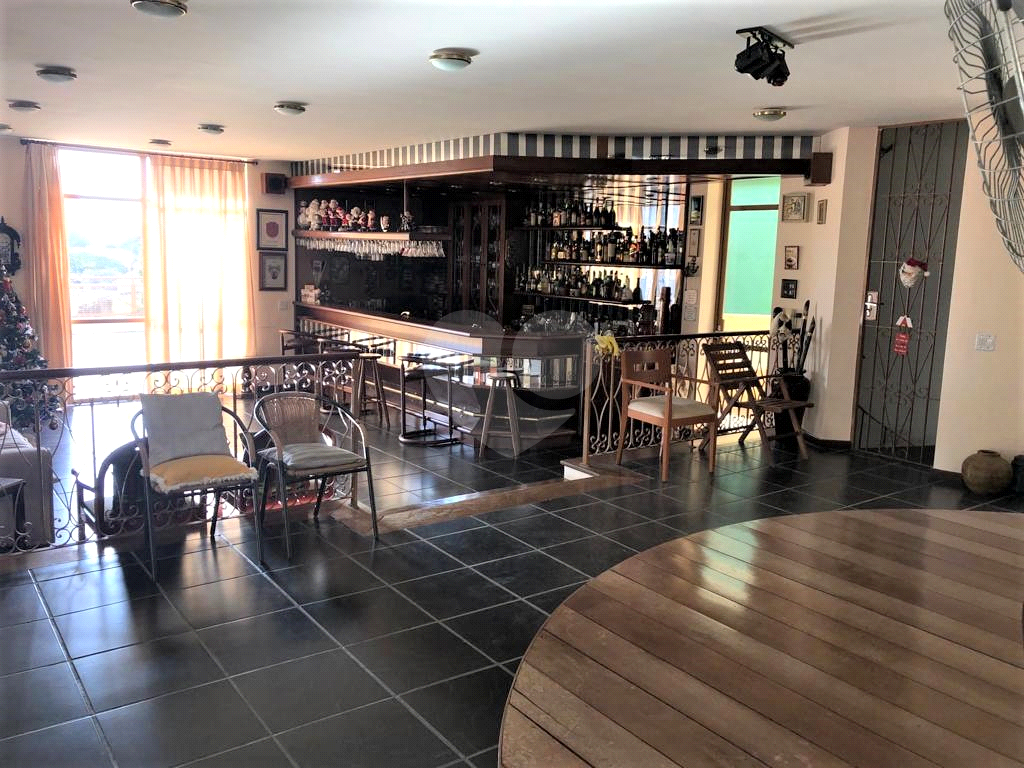 Casa à venda com 6 quartos, 1058m² - Foto 3