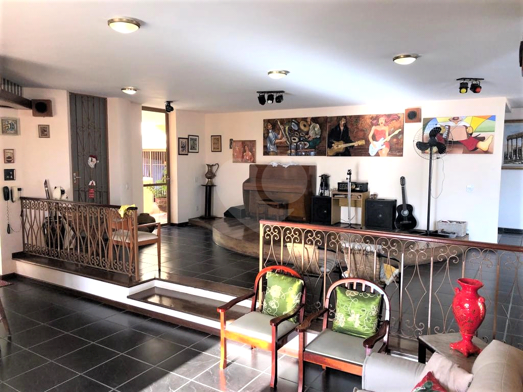 Casa à venda com 6 quartos, 1058m² - Foto 19