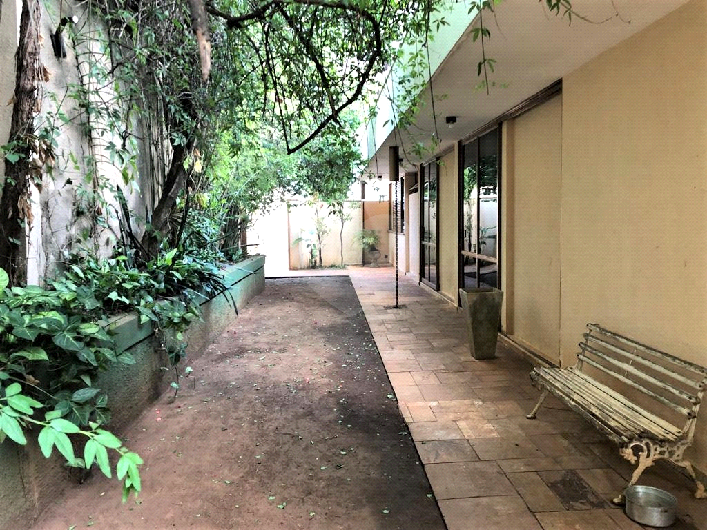 Casa à venda com 6 quartos, 1058m² - Foto 40