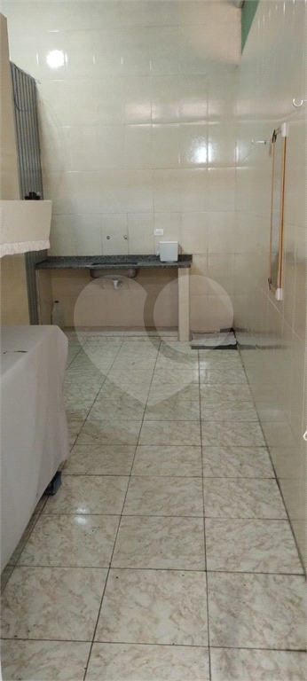 Sobrado comercial à venda.