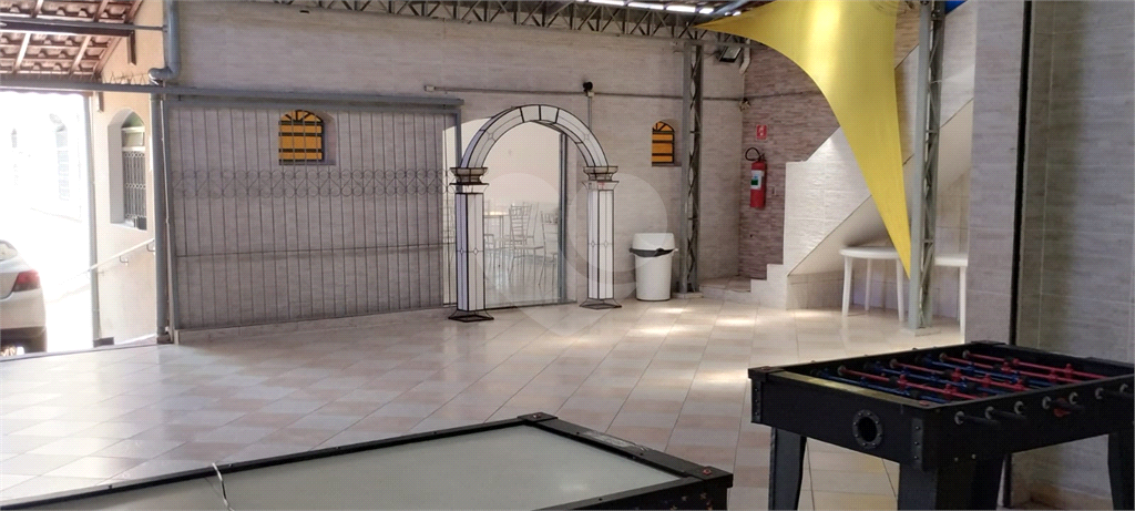 Sobrado comercial à venda.