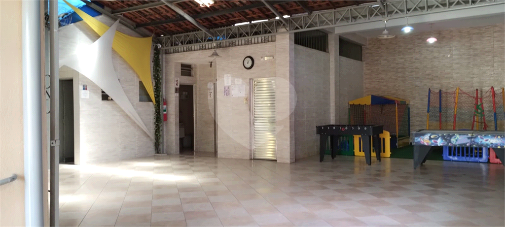 Sobrado comercial à venda.