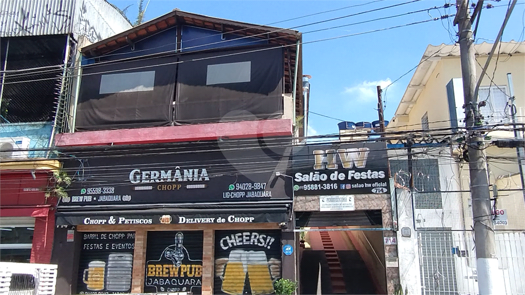 Sobrado comercial à venda.