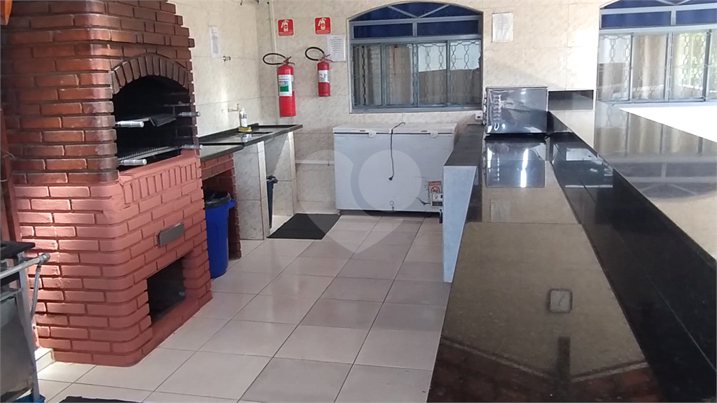 Sobrado comercial à venda.
