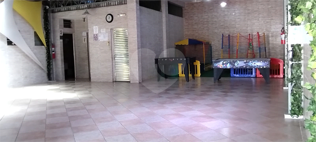 Sobrado comercial à venda.