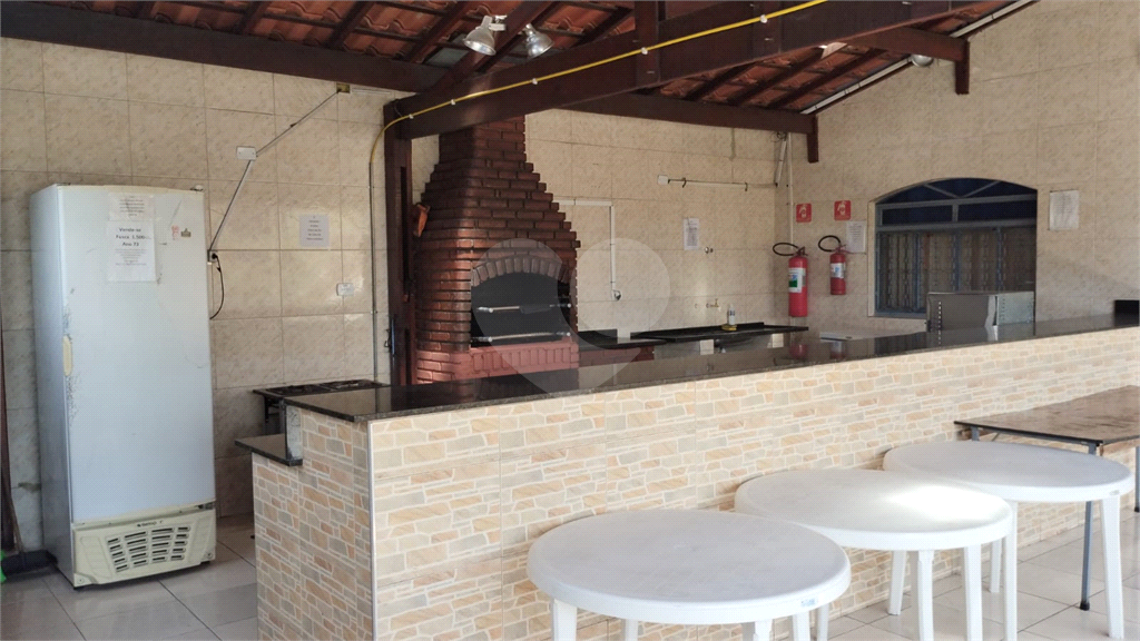 Sobrado comercial à venda.