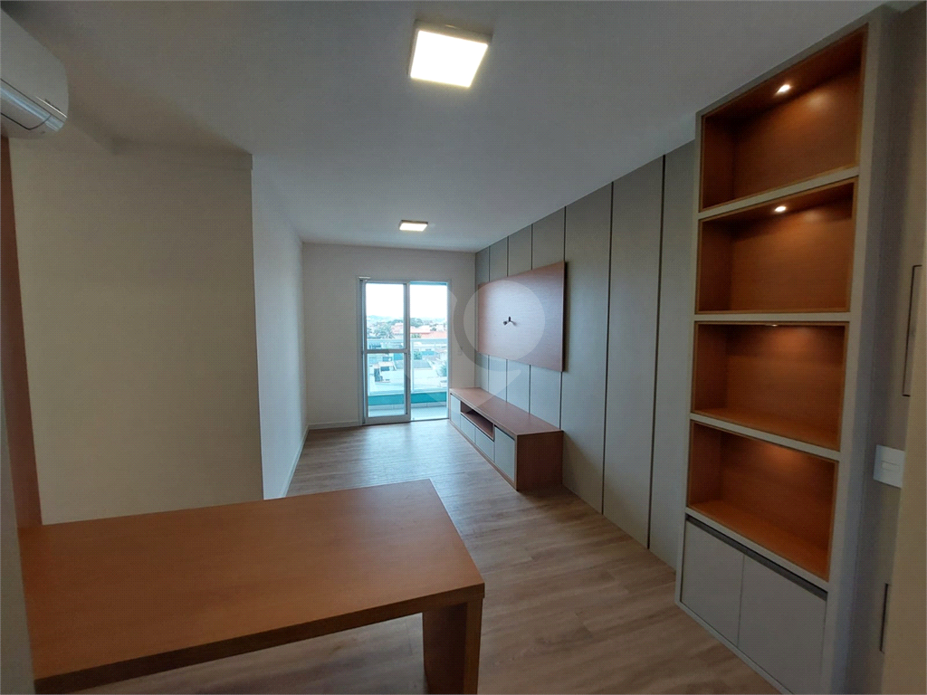 Apartamento à venda com 3 quartos, 68m² - Foto 3