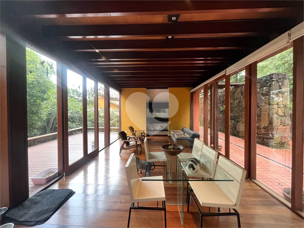 Casa de Condomínio à venda com 3 quartos, 290m² - Foto 2