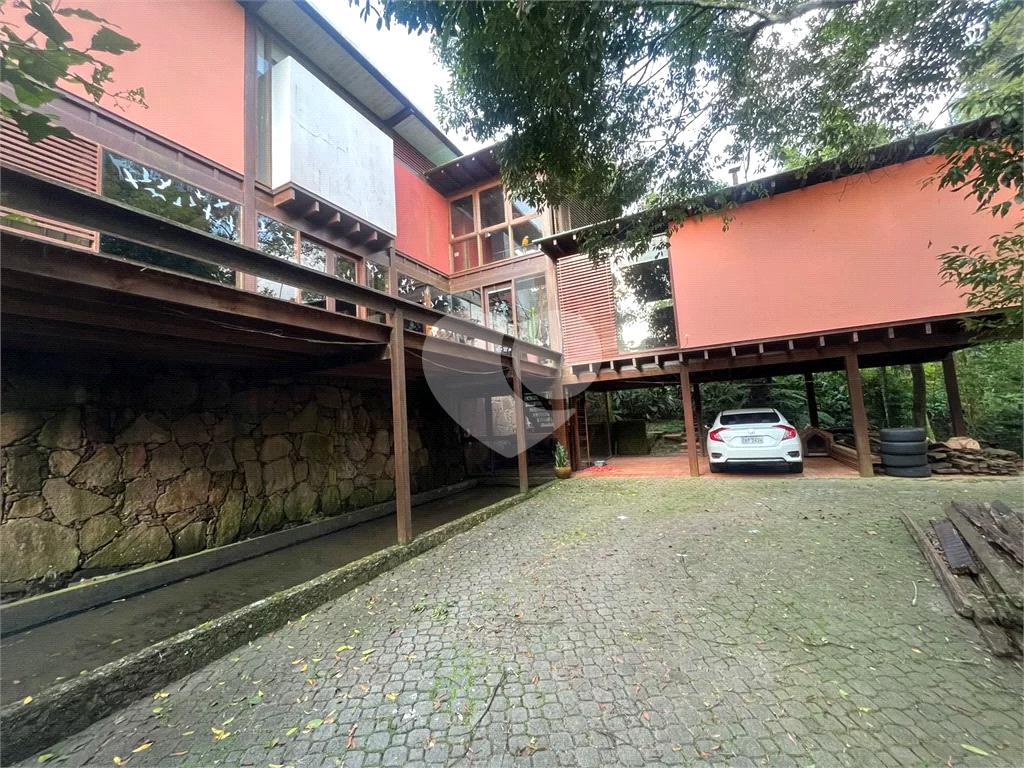 Casa de Condomínio à venda com 3 quartos, 290m² - Foto 1