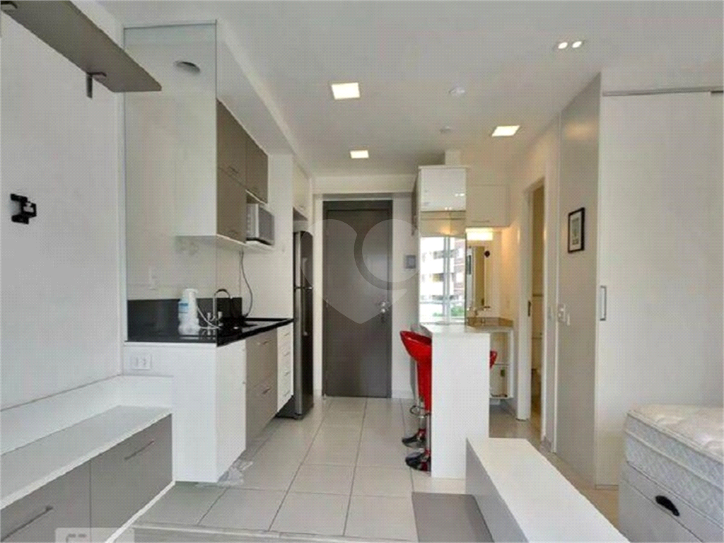Apartamento  Studio em Perdizes 30 metros 1 vaga, mobiliado