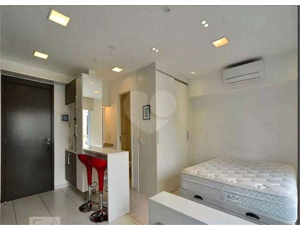 Apartamento  Studio em Perdizes 30 metros 1 vaga, mobiliado