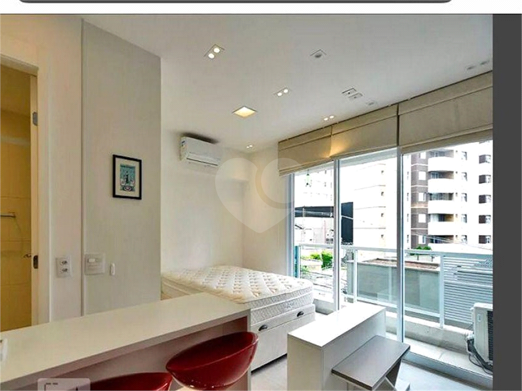 Apartamento  Studio em Perdizes 30 metros 1 vaga, mobiliado