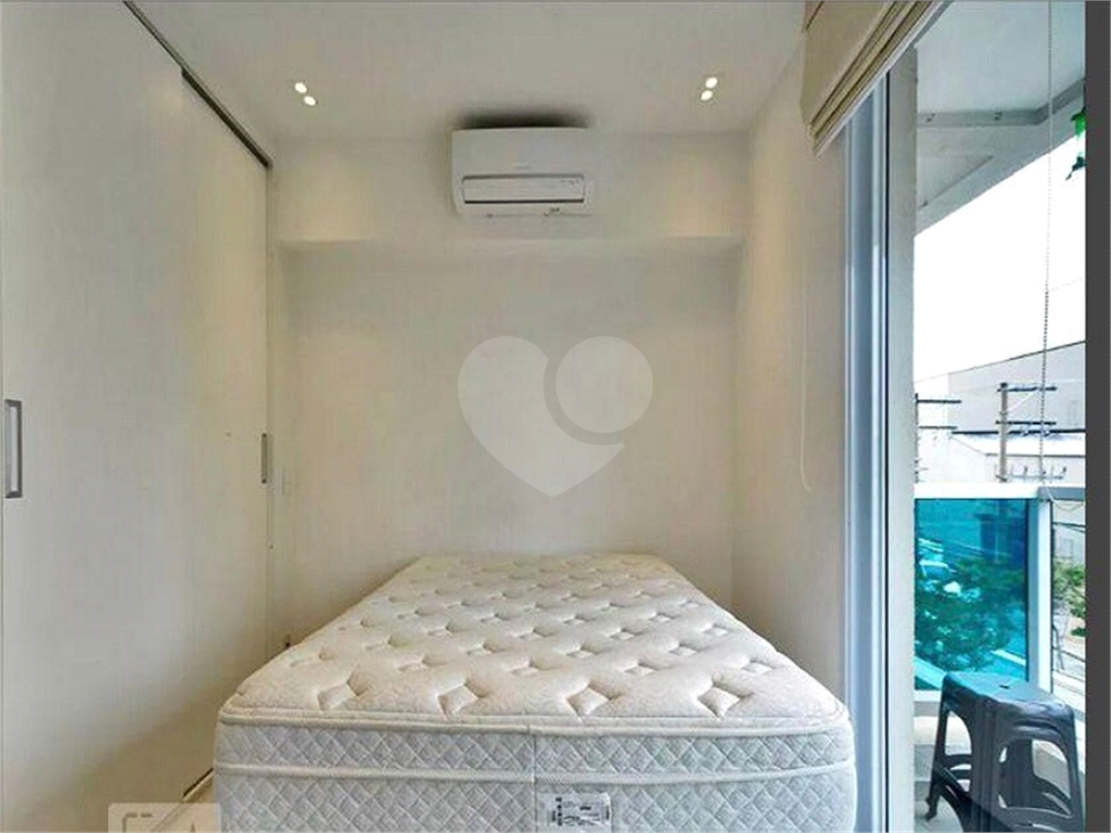 Apartamento  Studio em Perdizes 30 metros 1 vaga, mobiliado