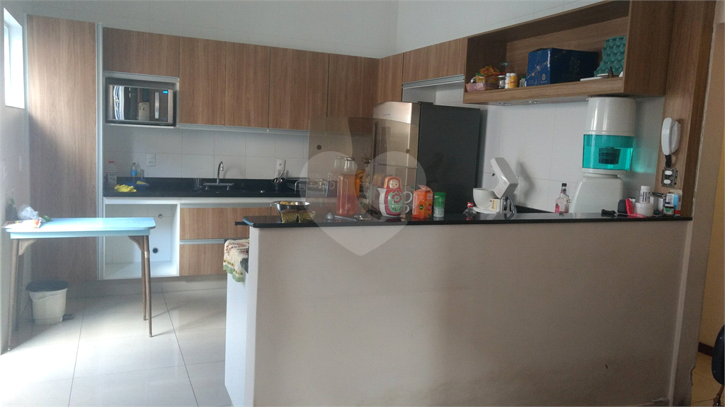 Casa à venda com 3 quartos, 300m² - Foto 1