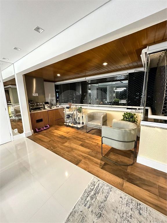 Apartamento "porteira fechada" à venda com varanda gourmet no Centro de Santo André